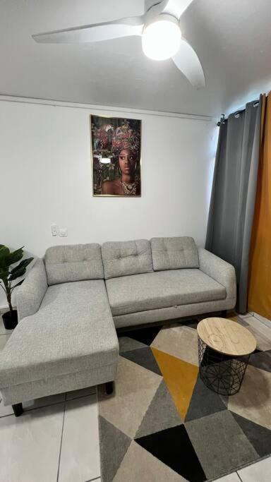 Appartement Proche Aeroport Au Rez-De-Chaussee Les Abymes Exteriör bild